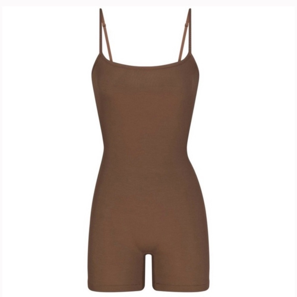 Skims soft lounge scoop onesie oxide